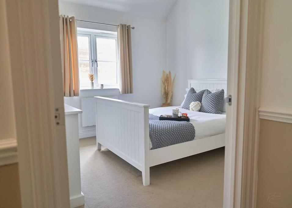 Stunning Luxury 2 Bed Apartment With En-Suite In Wokingham City Centre Экстерьер фото