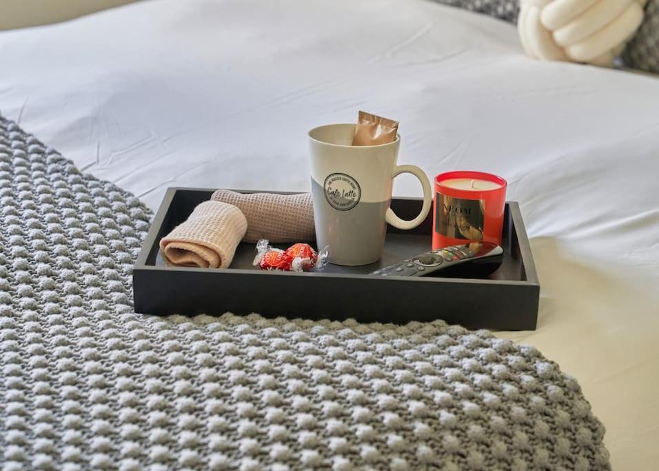 Stunning Luxury 2 Bed Apartment With En-Suite In Wokingham City Centre Экстерьер фото
